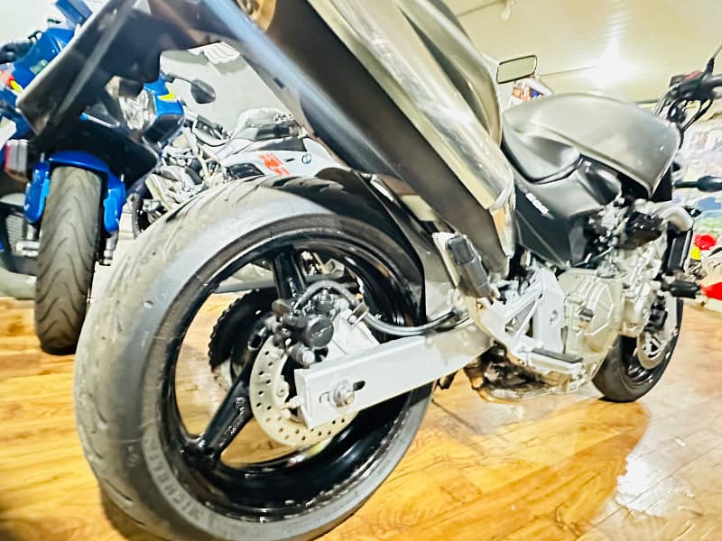 CB 600 Hornet (13)