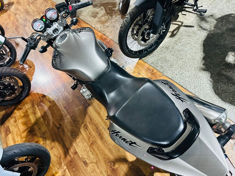 CB 600 Hornet (4)